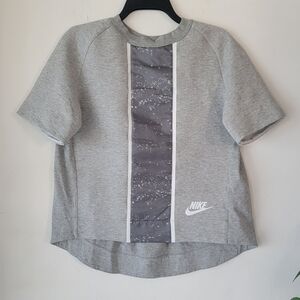 Nike Women's Short Sleeve Exclusive Decorations Shirts, Grey Size M
